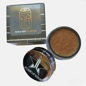 Jeffree Star Velour Lip Scrub in Diet Rootbeer